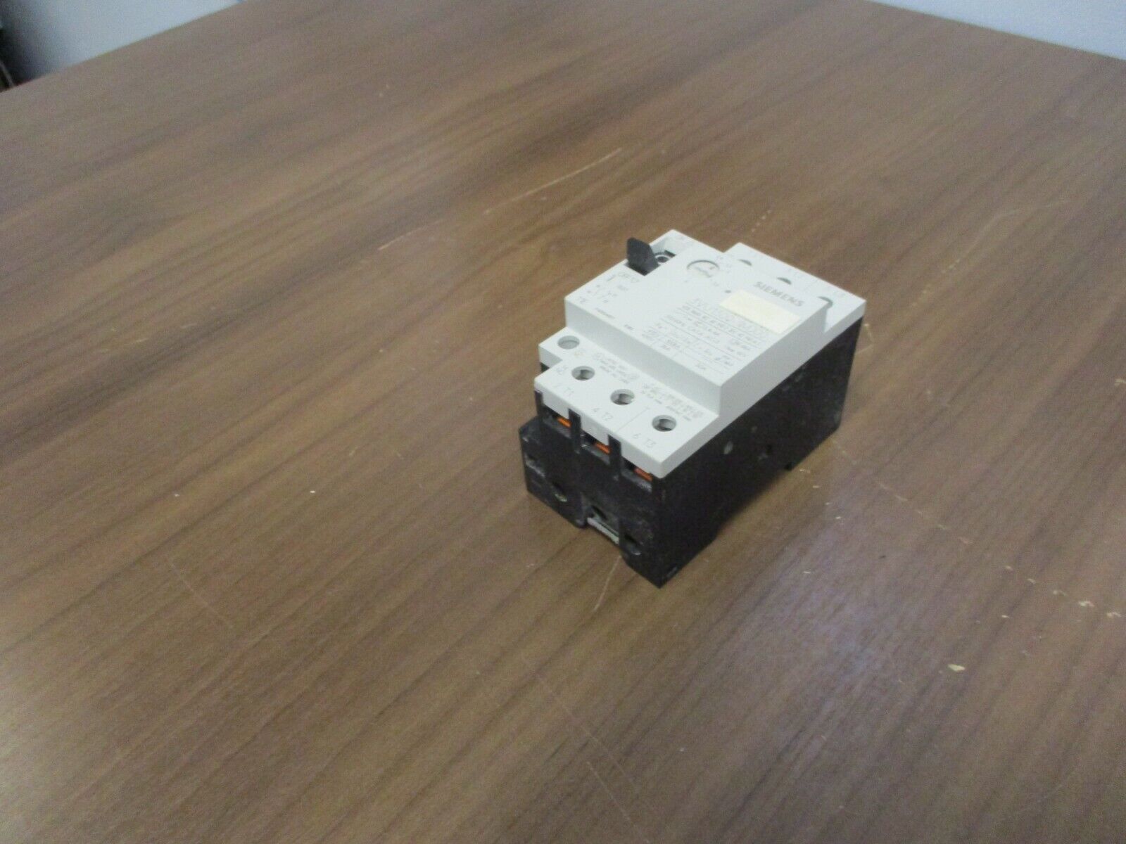 Siemens Manual Starter 3VU1300-1MJ00 Trip: 2.4-4A Used