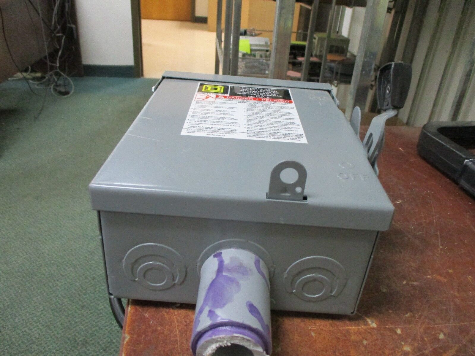 Square D 3R Non-Fusible Safety Switch/ Disconnect DU221RB 30A 240V 1Ph Used
