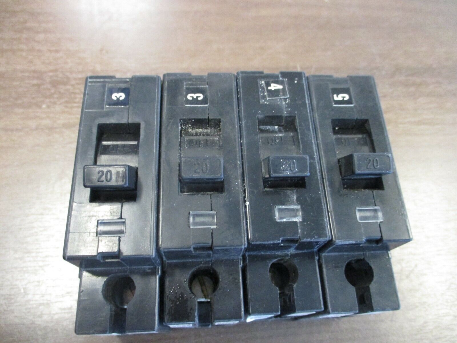 Square D Circuit Breaker EHB14020 20A 277V 1P *Lot of 4* Used
