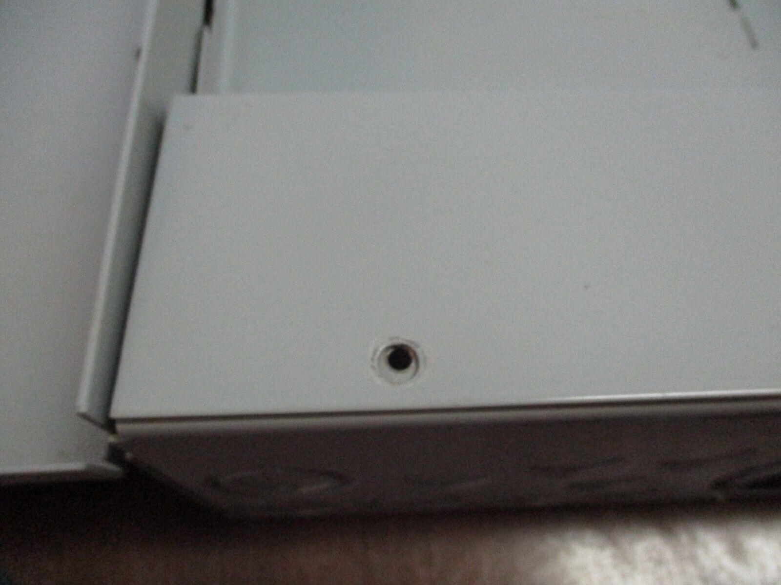 Eaton 3R Load Center 125A 120/240V 24-Slot *Missing 2 Screws* Used