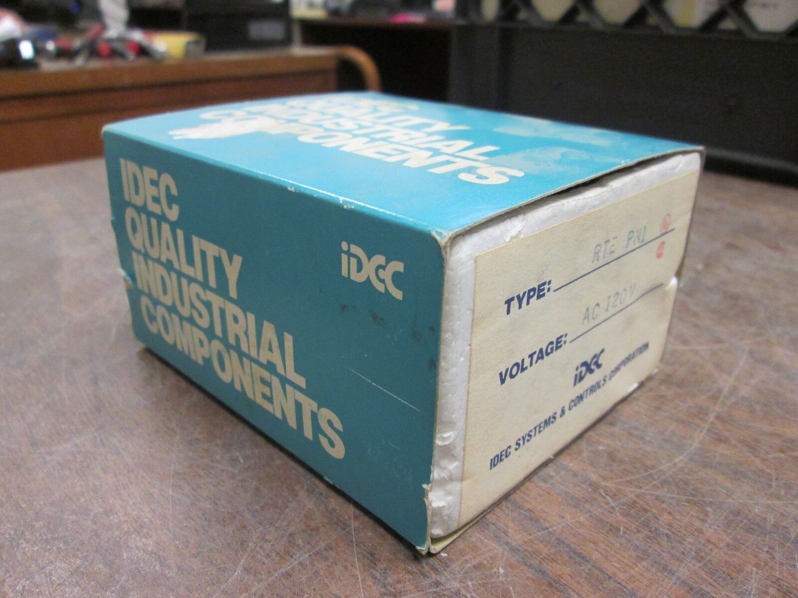 IDEC Electronic Timer RTE-PN1 120V 50/60Hz Range: 0.0-1.0sec New Surplus