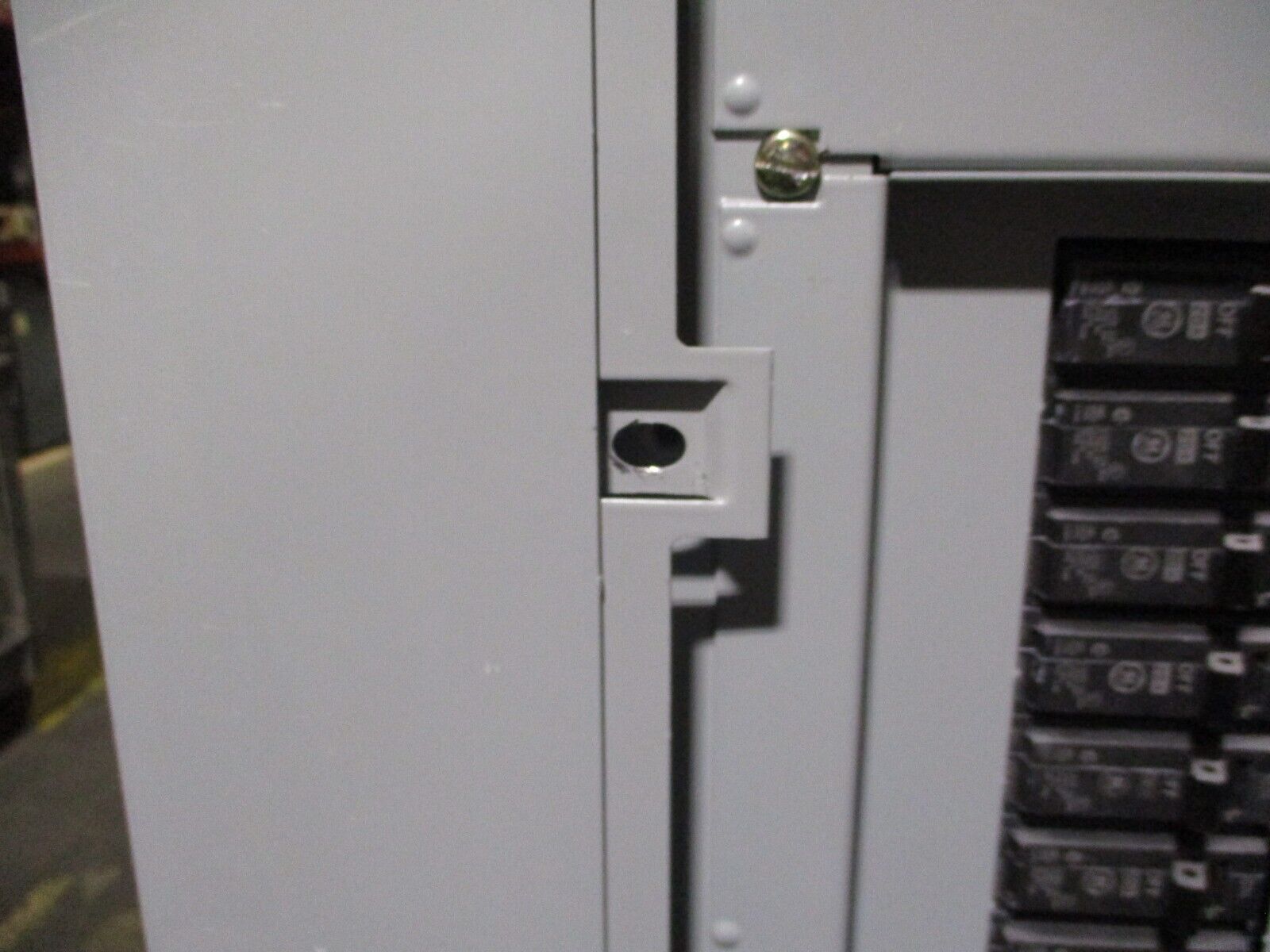 GE Main Lug Breaker Panel AQF3422MTX 225A Max 208/120V 3Ph 4W 42-Slot Used