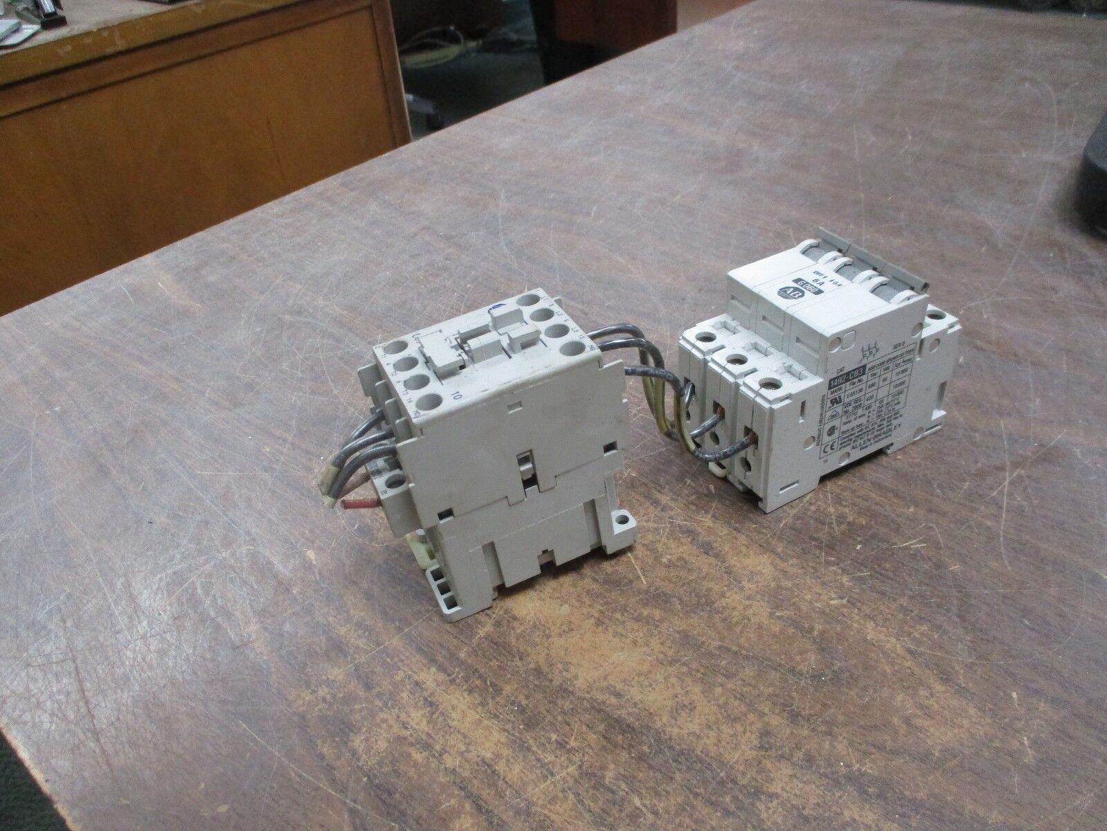 Allen-Bradley Starter 100-C09*10/1492-CB3G060 120V Coil 25A 600V Trip: 6A Used
