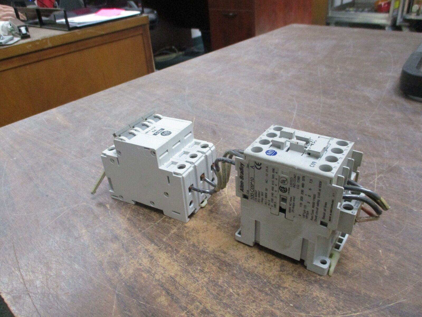 Allen-Bradley Starter 100-C09*10/1492-CB3G060 120V Coil 25A 600V Trip: 6A Used