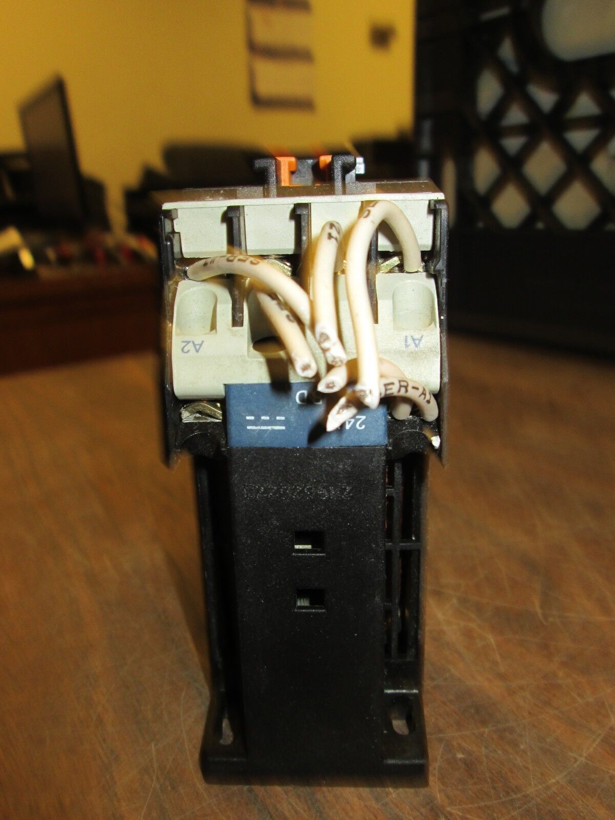 Telemecanique Contactor CA3 DN 22 10A 600V 24V Coil Used