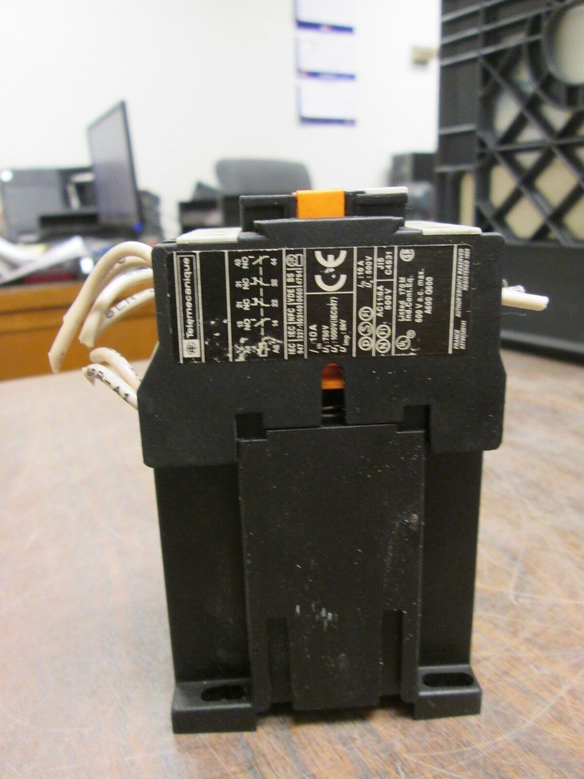 Telemecanique Contactor CA3 DN 22 10A 600V 24V Coil Used