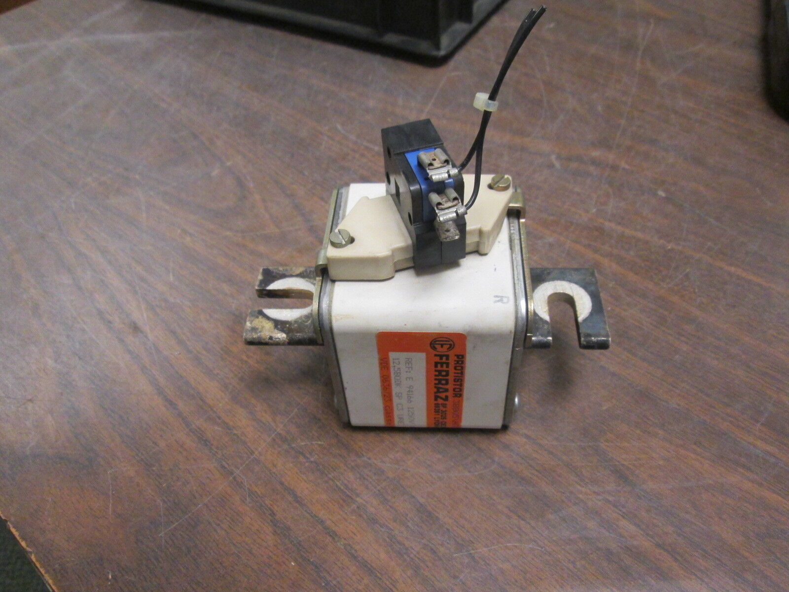 Ferraz Protistor Fuse 38805\HT / E94166 1250V 575A Used