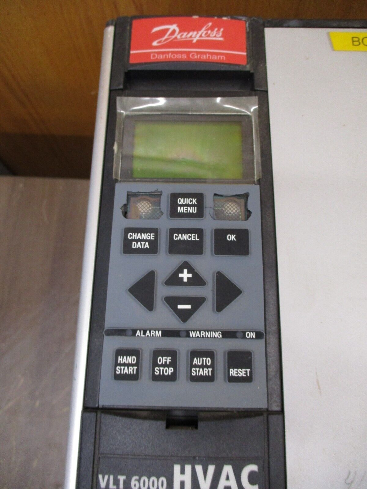 Danfoss VLT 6004 AC Drive 3HP 175Z7282 w/ Disconnect *(2) Broken Keypad Buttons*