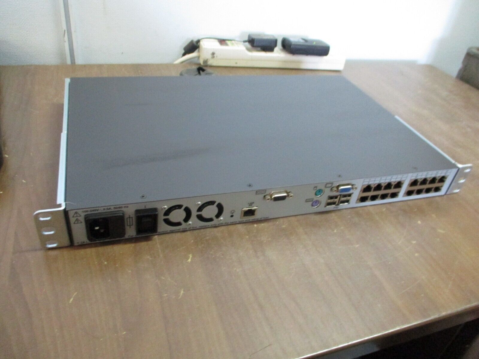 HP KVM Over IP Switch 408965-001 16-Port Used
