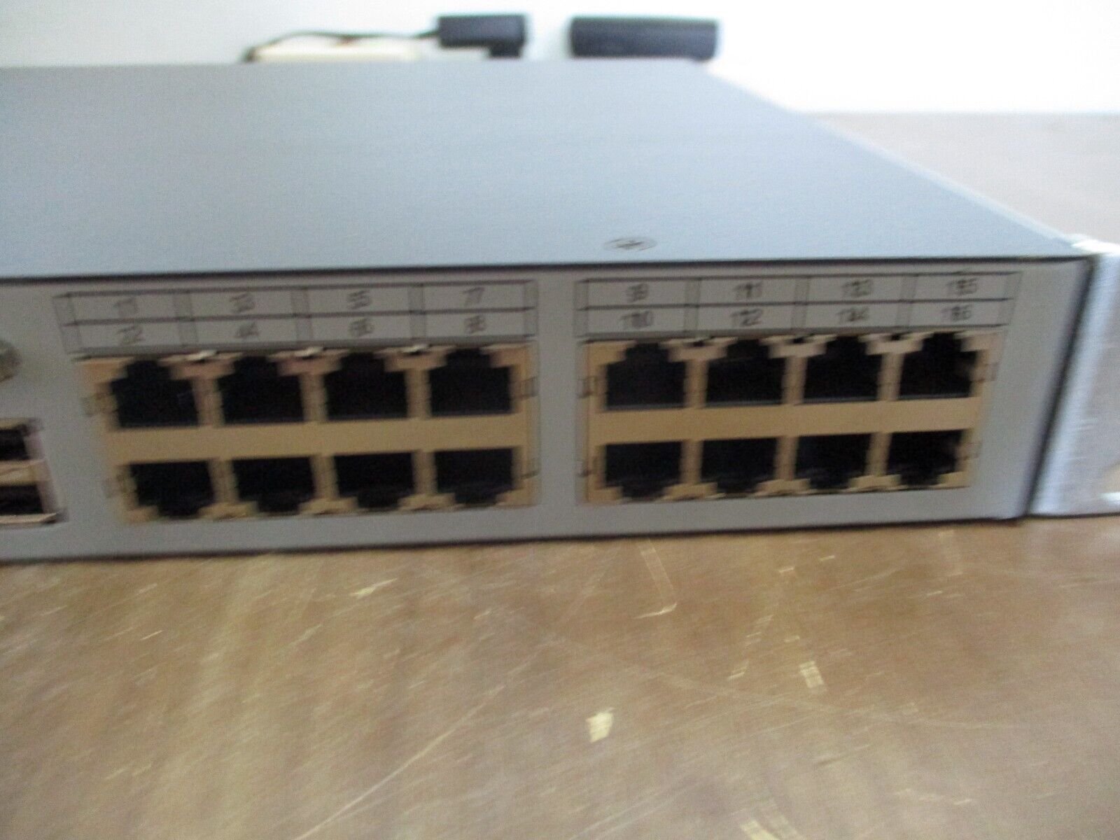 HP KVM Over IP Switch 408965-001 16-Port Used