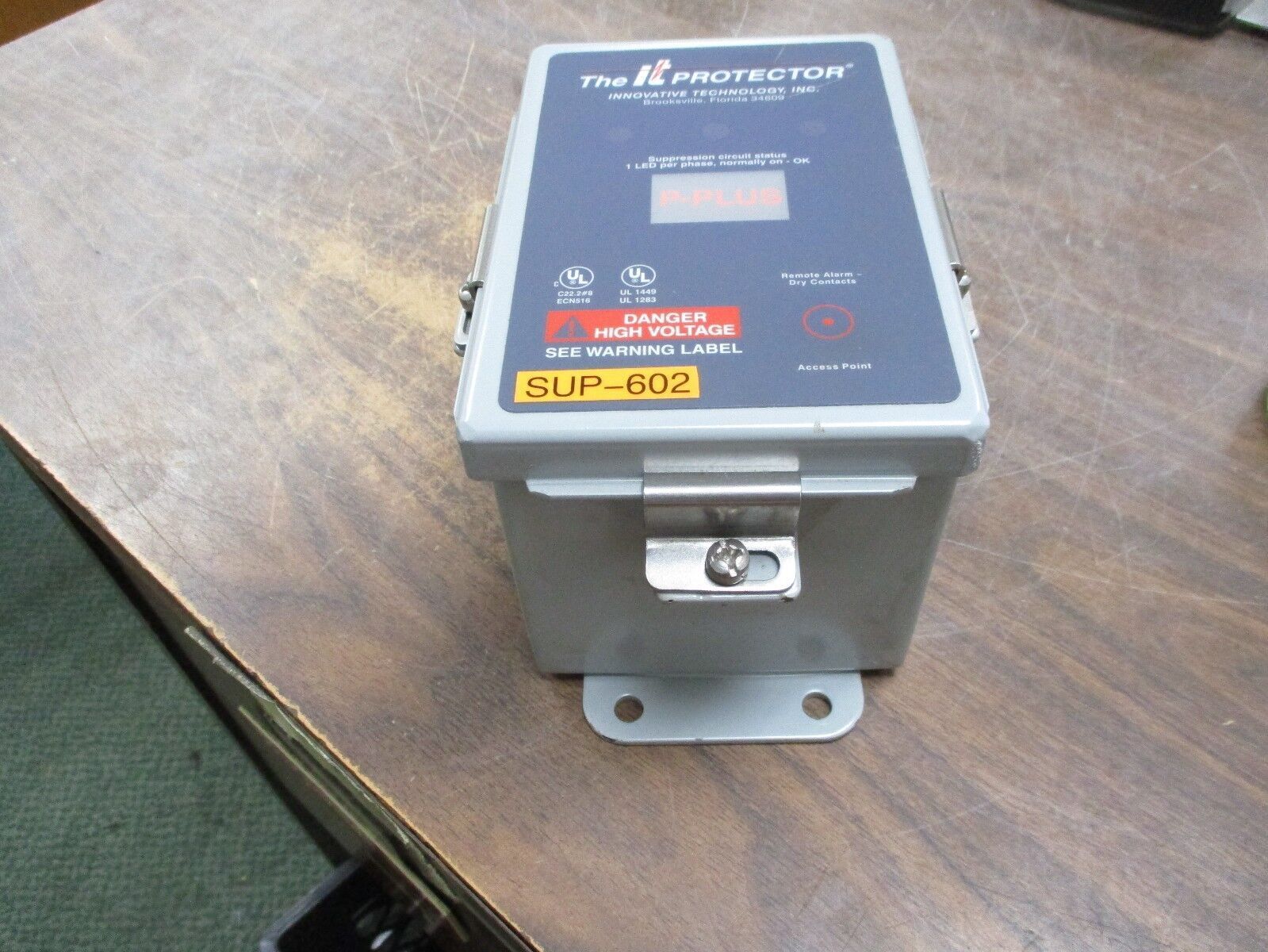 Innovative Technology The IT Protector P-Plus Surge Suppressor P-1S 120A+C 120V