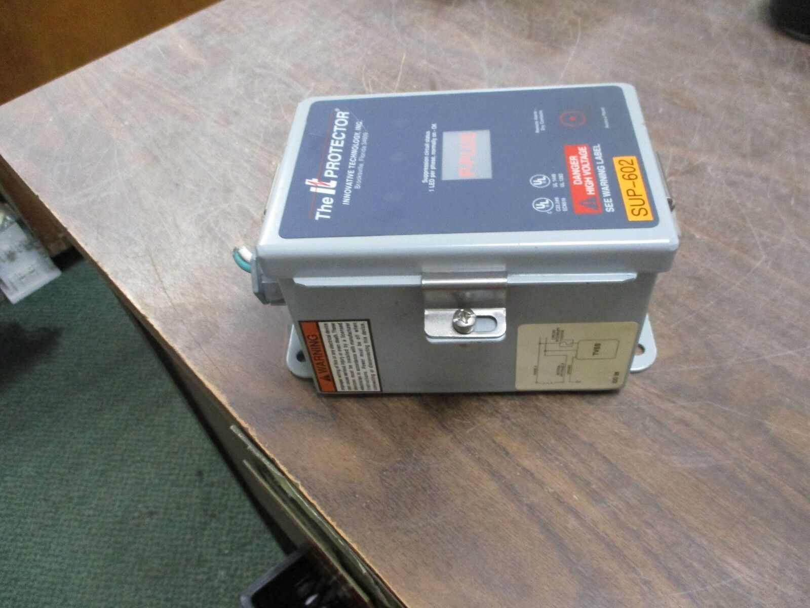 Innovative Technology The IT Protector P-Plus Surge Suppressor P-1S 120A+C 120V