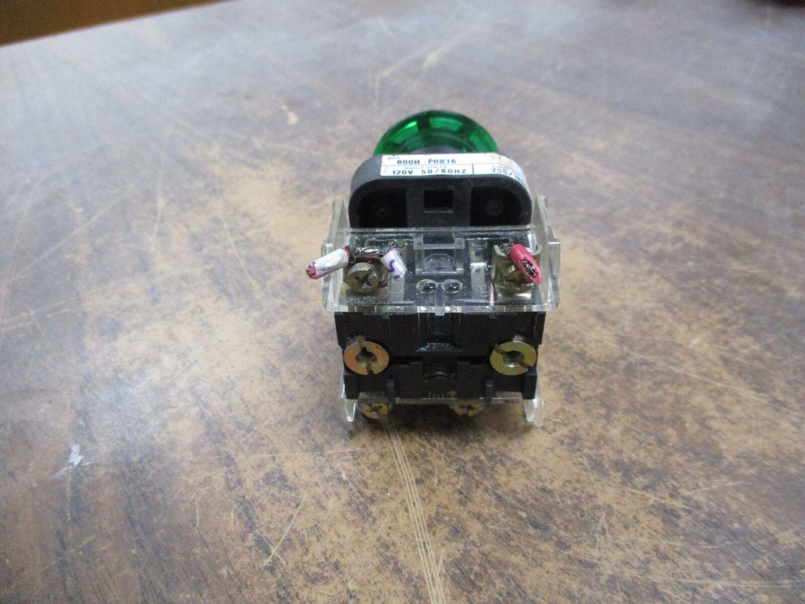 Allen-Bradley Illuminated Push Button 800H-PRB16 Ser. F 120V 50/60Hz Used