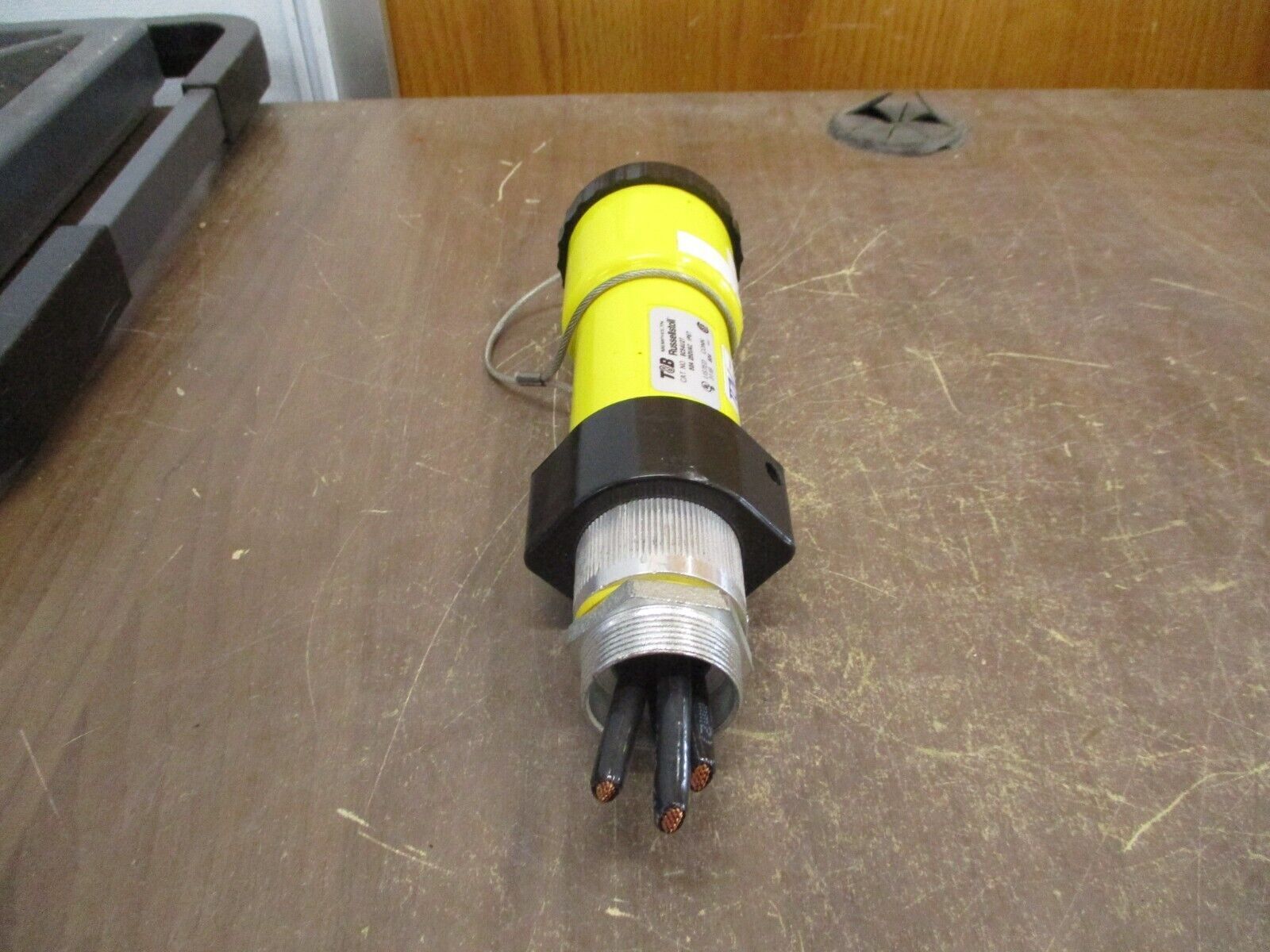 Thomas & Betts Russellstoll Connector 9C54U2T 50A 250V *Conduit End* Used