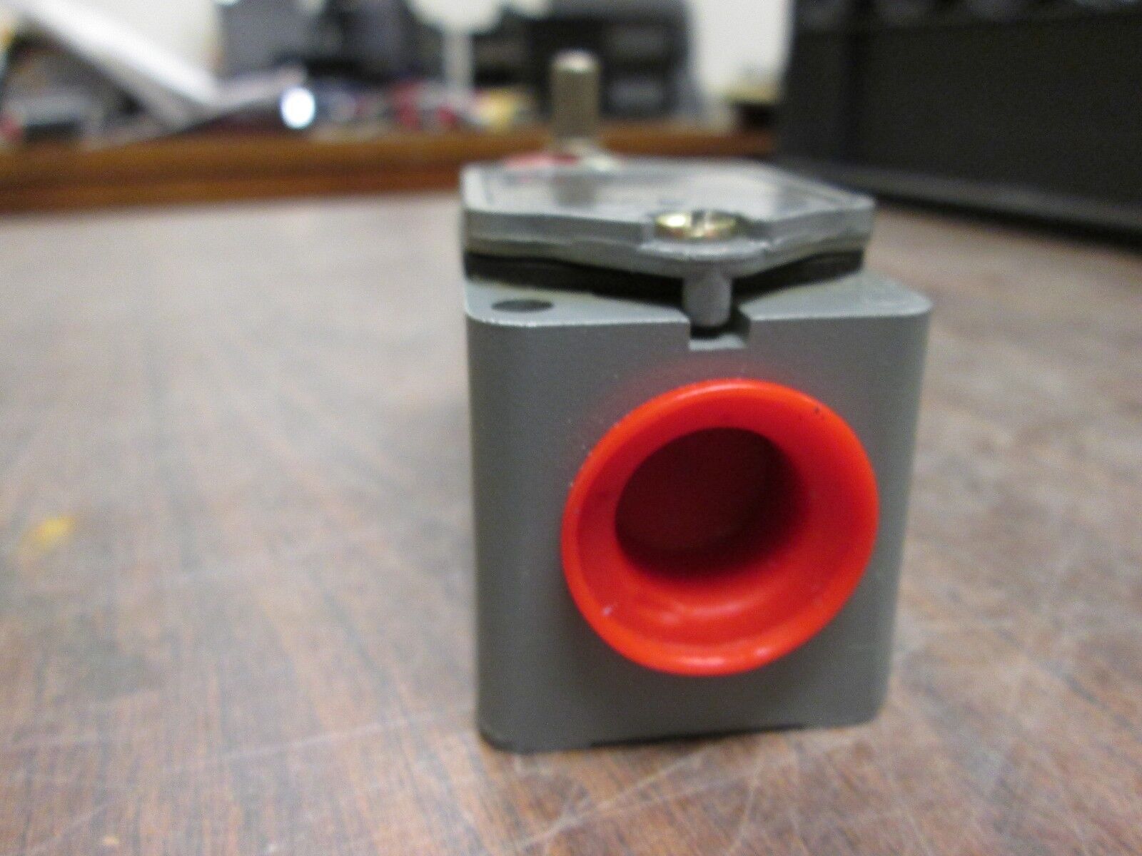 Cutler-Hammer Limit Switch 10316H186C 600V Used