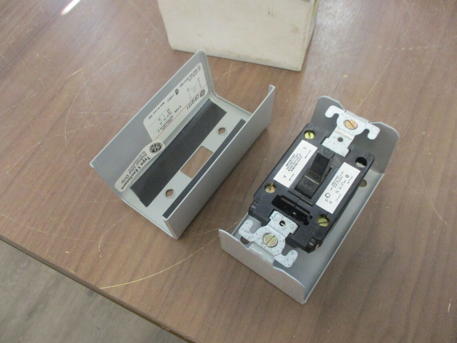 GE, Manual Starter, Part #: CR101Y1 115/230V, 25-60Hz, 1P, New Surplus