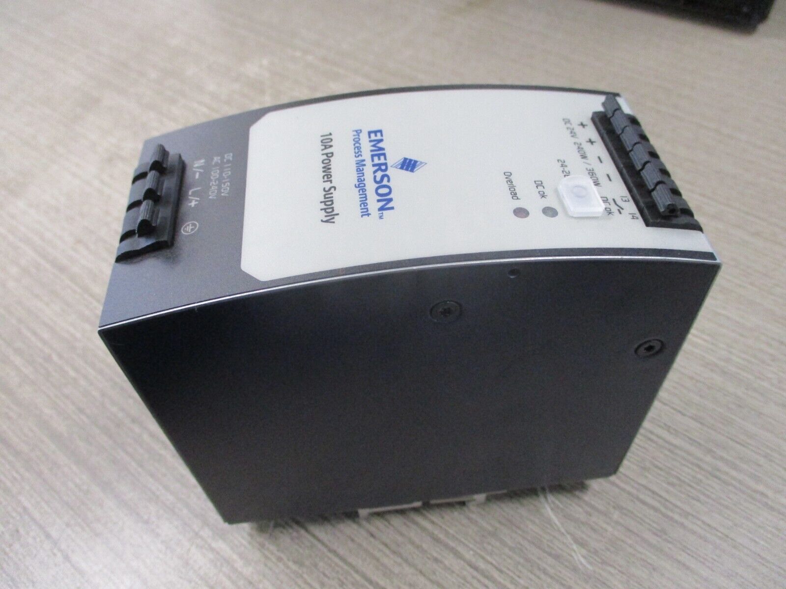 Emerson Ovation/Delta DIN-Rail Power Supply 1X00781H01L Rev.2 Input: Output: Use