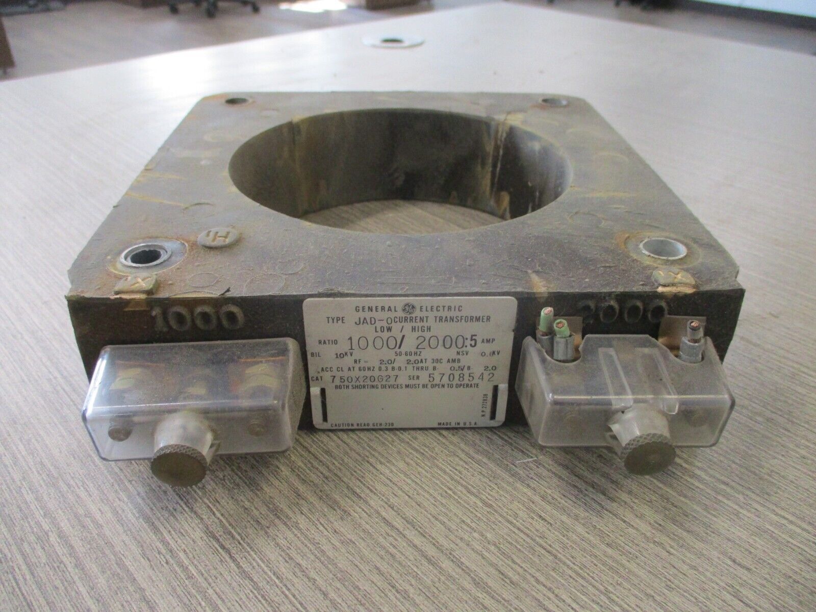 GE, Type JAD-0 Current Transformer 750X20G27 1000/2000:5A 10KV BIL 50-60Hz Used