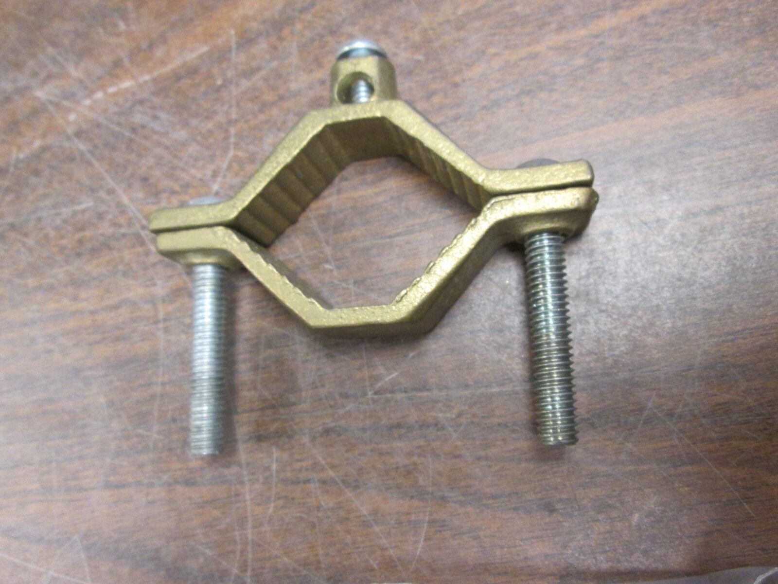 Raco Conduit Clamp BKB J-2 Size 1-1/4"-2" #10-#2 wire Lot of 4 Used