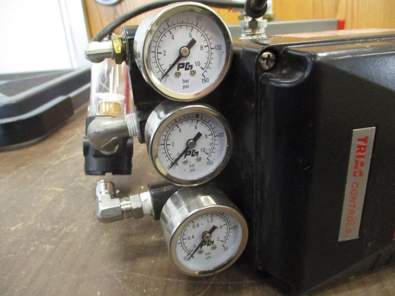 Triac Pneumatic Actuated Valve w/ Positioner FVD9C3S1002R3SPX6 Size: 1" Used