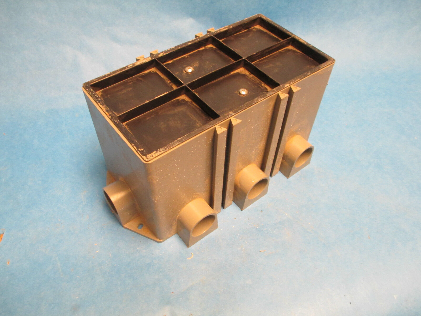 Thomas & Betts 3 Gang Floor Box, 10" x 5" x 5" New Surplus!