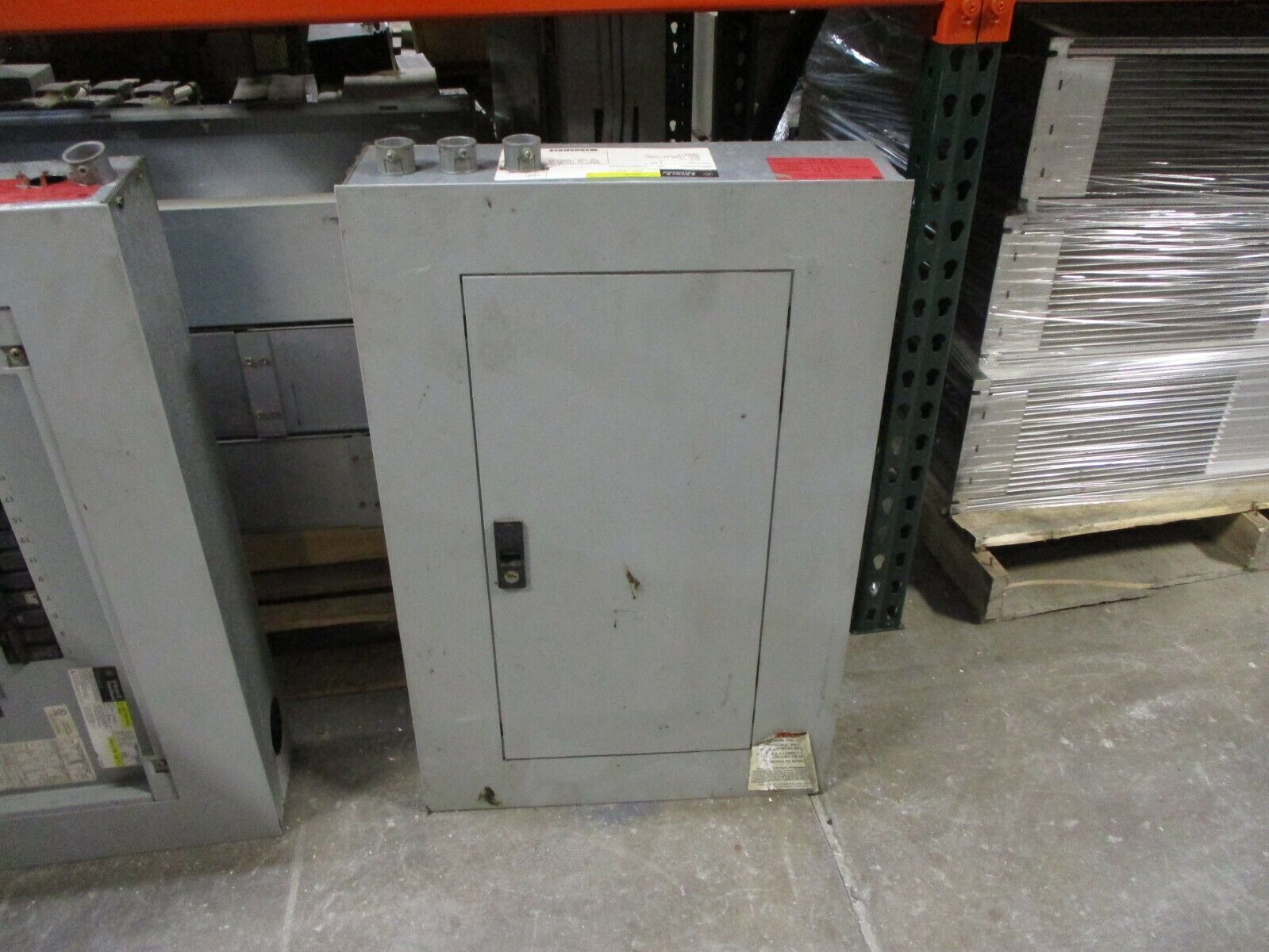 GE Main Breaker Circuit Breaker Panel AQF3241ATX 208Y/120V 3Ph 4W Used