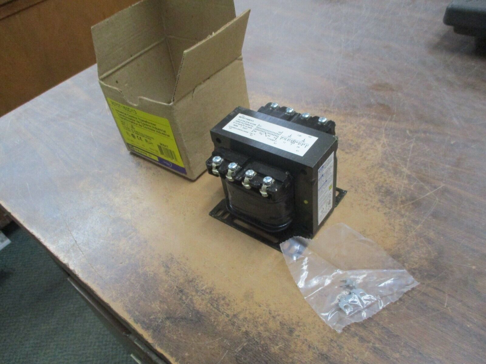 Square D Control Transformer 9070T150D13 0.15KVA Pri:120V Sec:12/24V 1Ph 50/60Hz