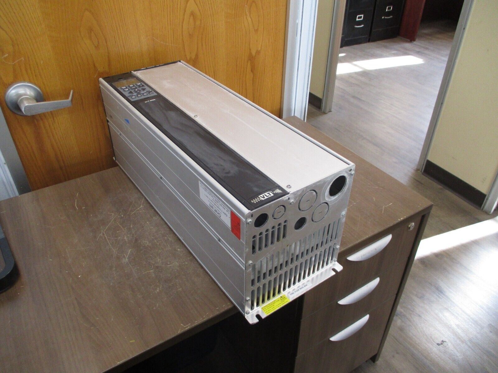 Danfoss VLT 6042 AC Drive 175Z7369 40HP 3Ph w/ Keypad Used