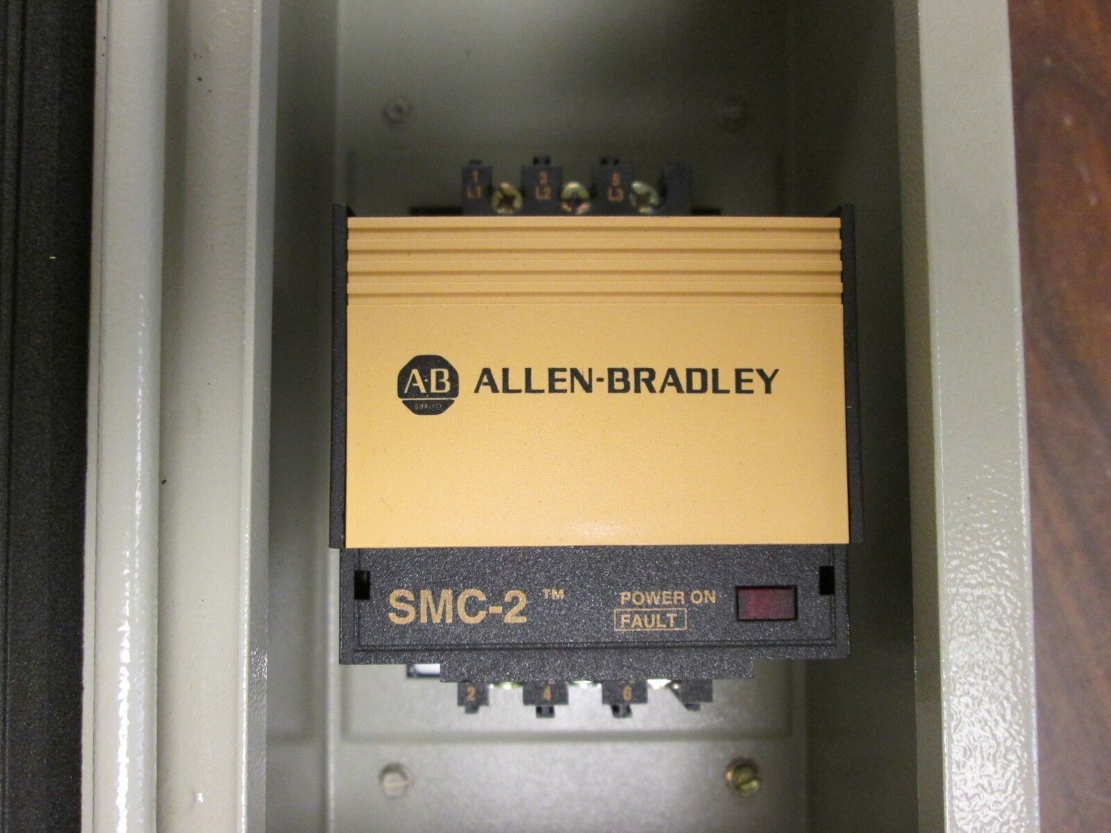 Allen-Bradley Enclosed Soft Start 150-AIGJB SMC-2 16A 400-480V NEW SURPLUS