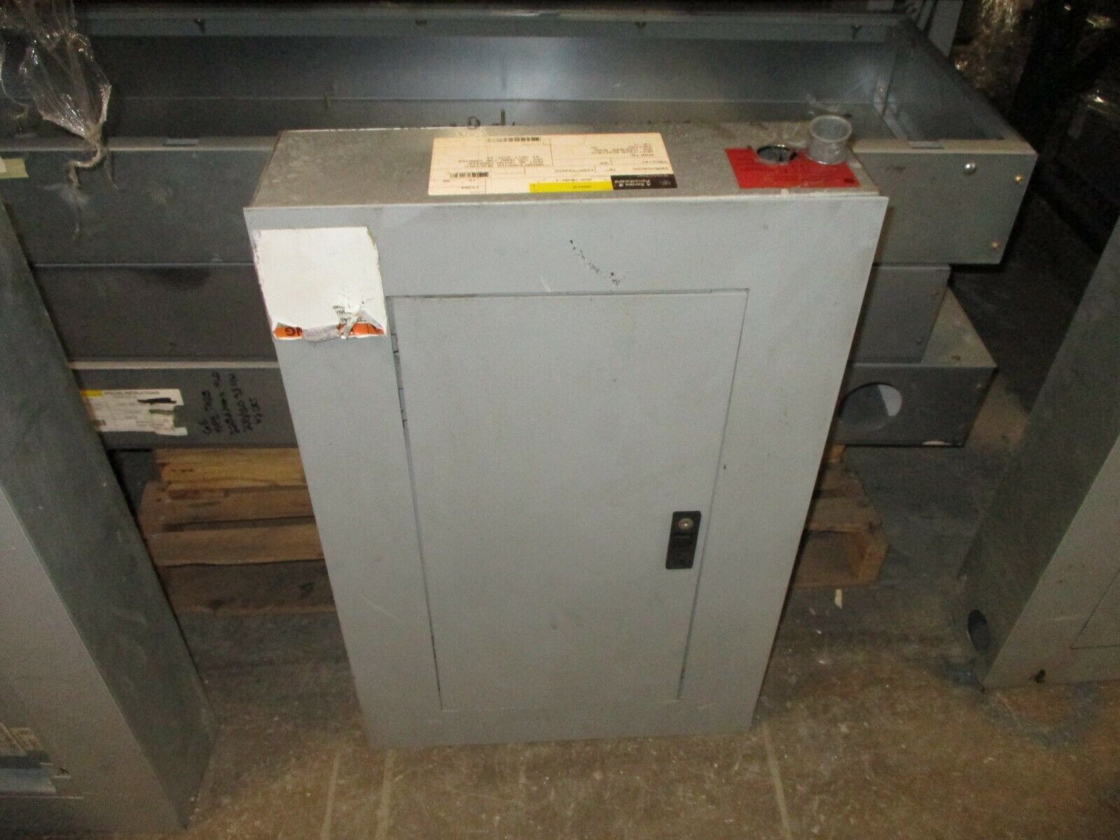 GE Main Breaker Circuit Breaker Panel AQF3241ATX 100A Main 208Y/120V 3Ph 4W Used