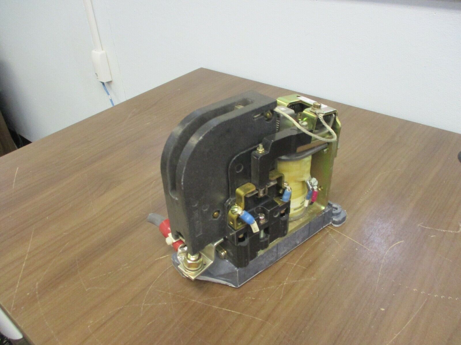 Cutler-Hammer Contactor ME410C 125VDC Coil Used