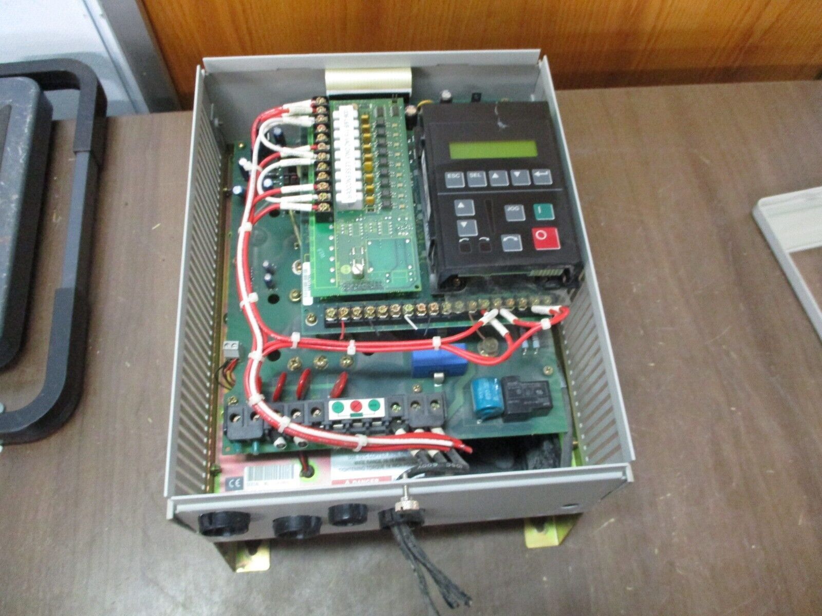 Allen-Bradley 1336 Plus II AC Drive 1336F-BRF100-AA-EN-L6 10HP 3Ph w/ Keypad