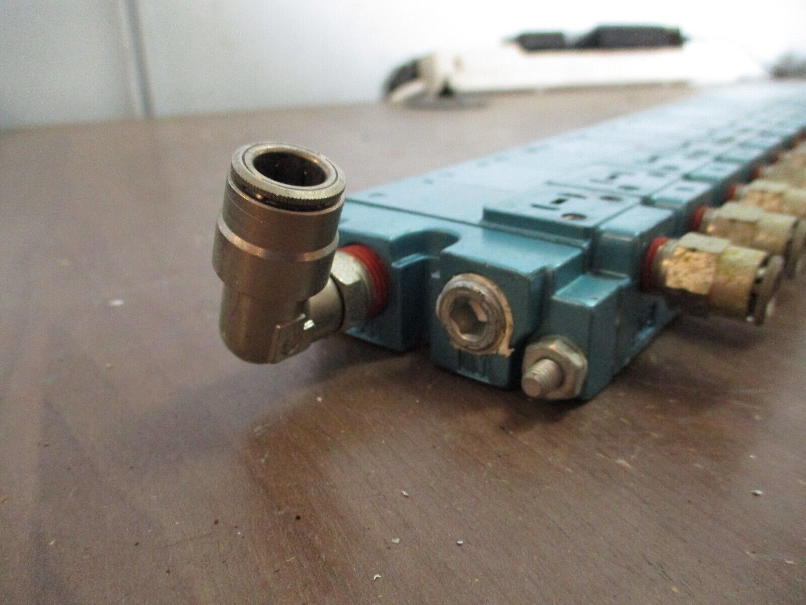 MAC Valve Manifold 14-Slot Used