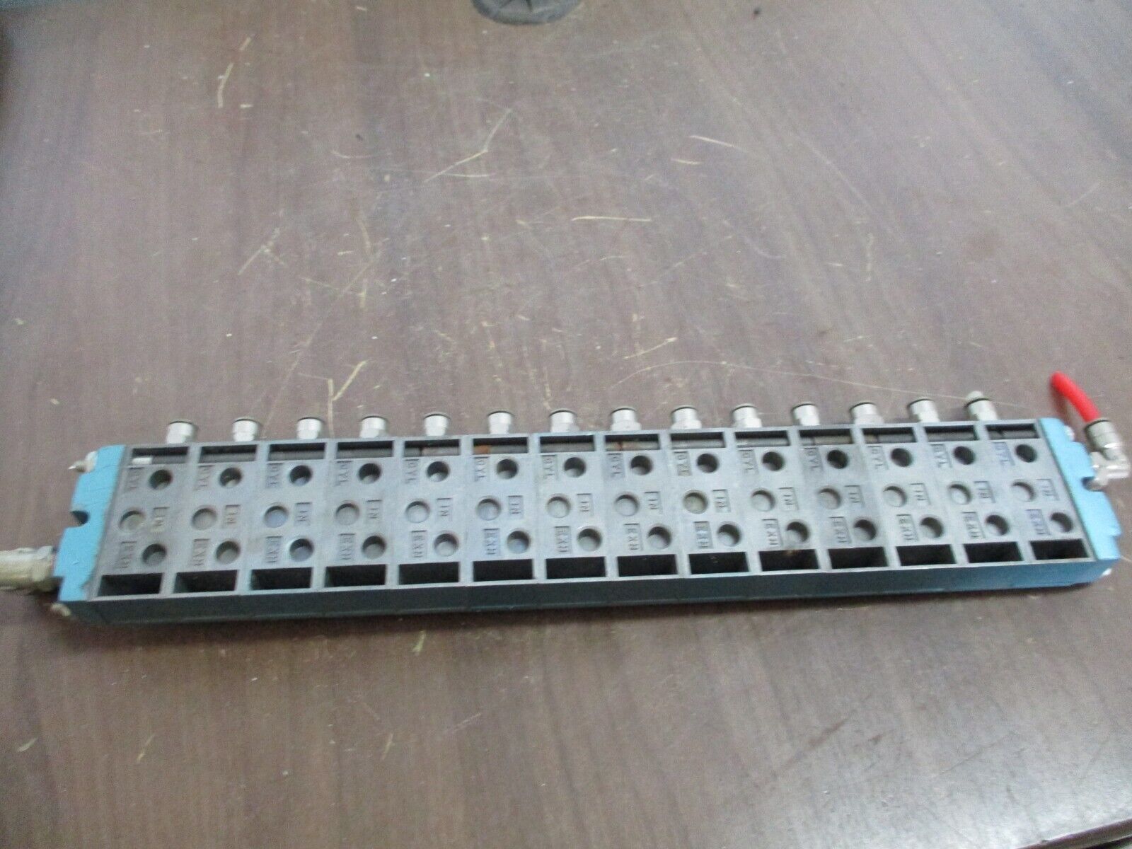 MAC Valve Manifold 14-Slot Used