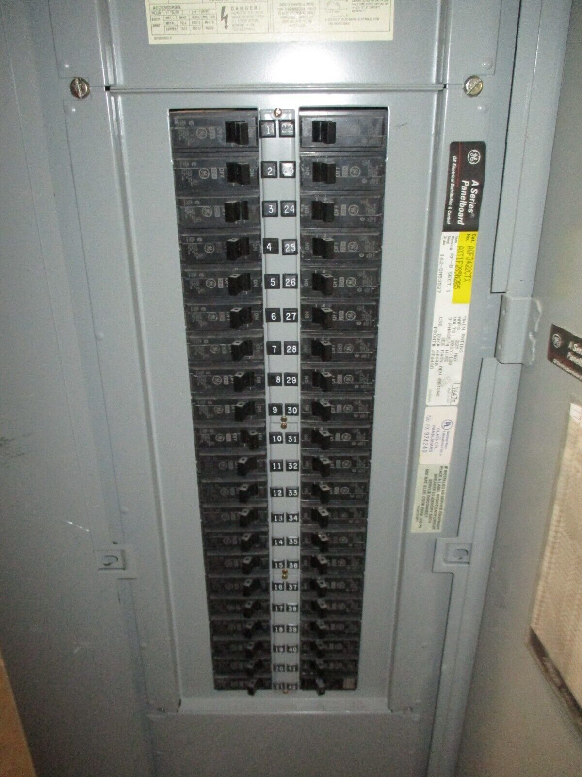 GE Main Breaker Circuit Breaker Panel AQF3422CTX 225A Max, 150A Main 208/120V 4W