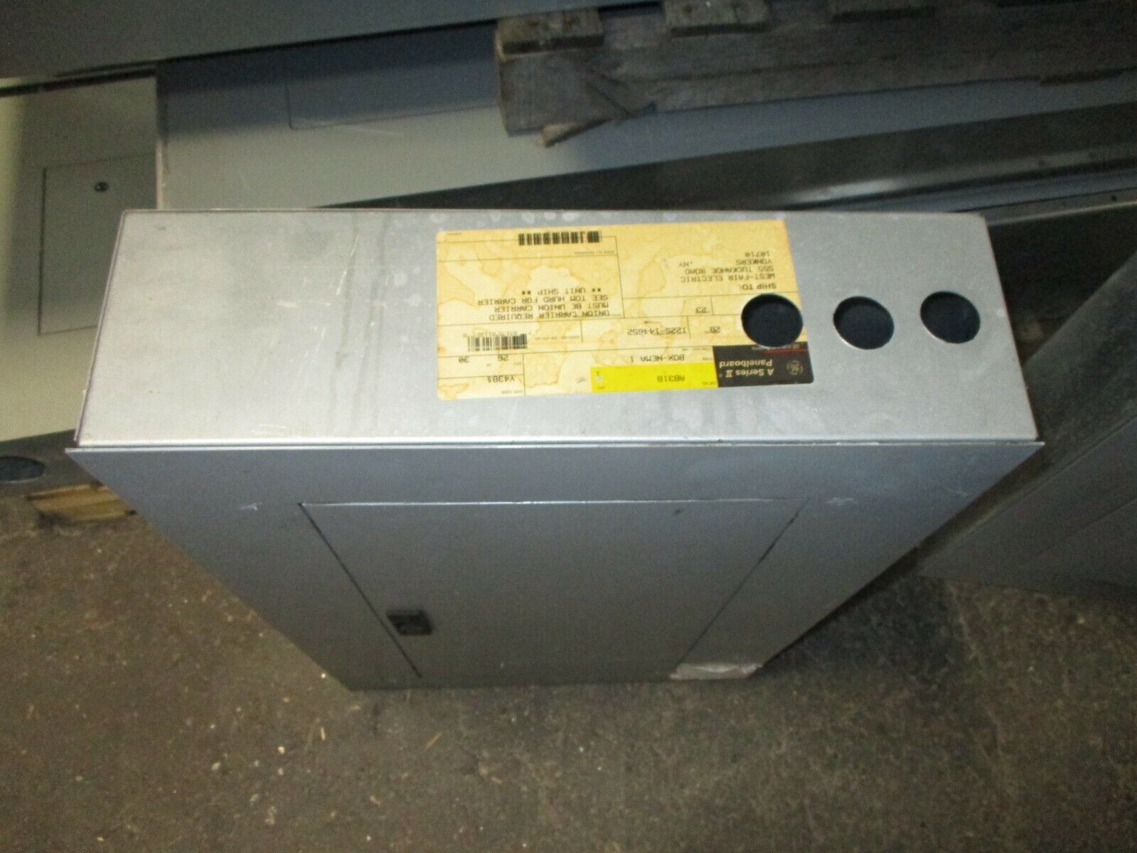 GE Main Breaker Circuit Breaker Panel AQF3241ATX 100A Main 208Y/120V 3Ph 4W Used