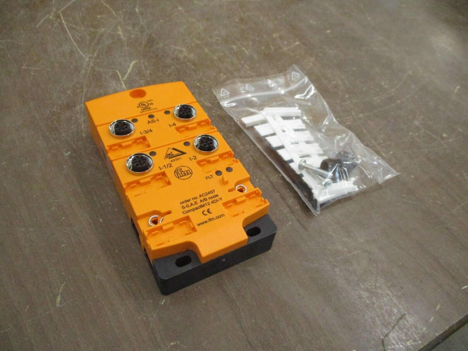 IFM AS-Interface CompactLine Module AC2457 New Surplus