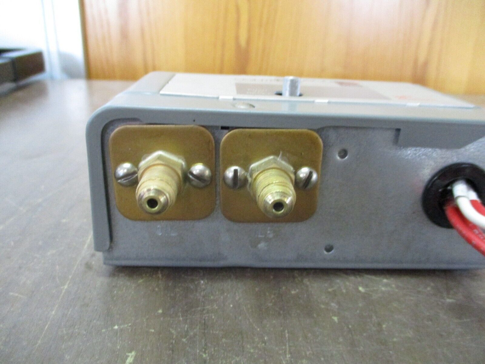 Johnson Controls Lube Oil Pressure Cutout Control P45NCA-29 120 Sec 9PSI Used