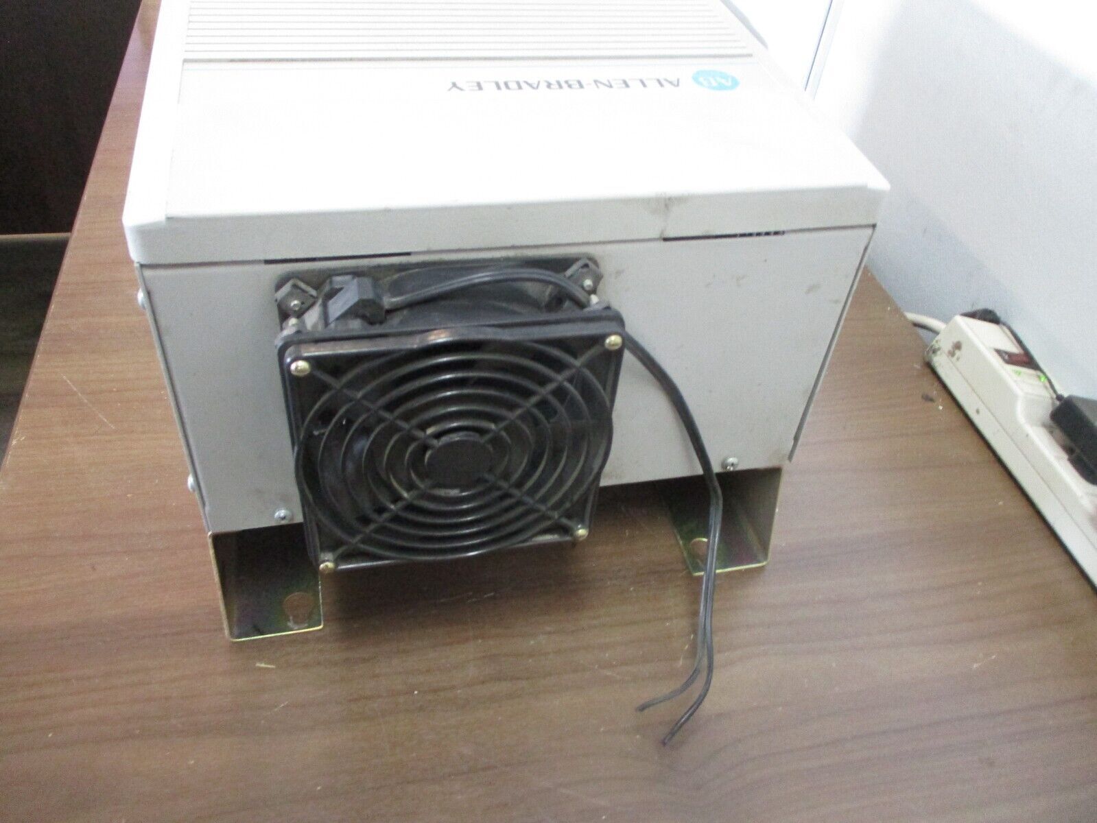 Allen-Bradley 1336 AC Drive 1336-B005-EAD-S1 Ser. A 5HP 3Ph *No Cover Screw*