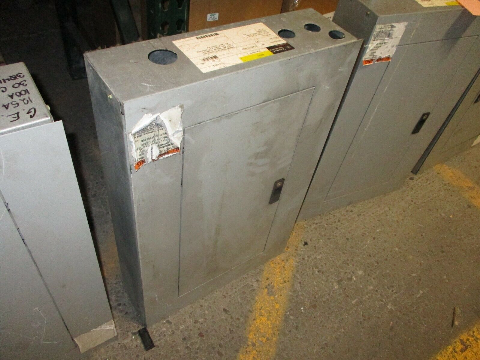 GE Main Breaker Circuit Breaker Panel AQF3241ATX 100A Main 208Y/120V 3Ph 4W Used