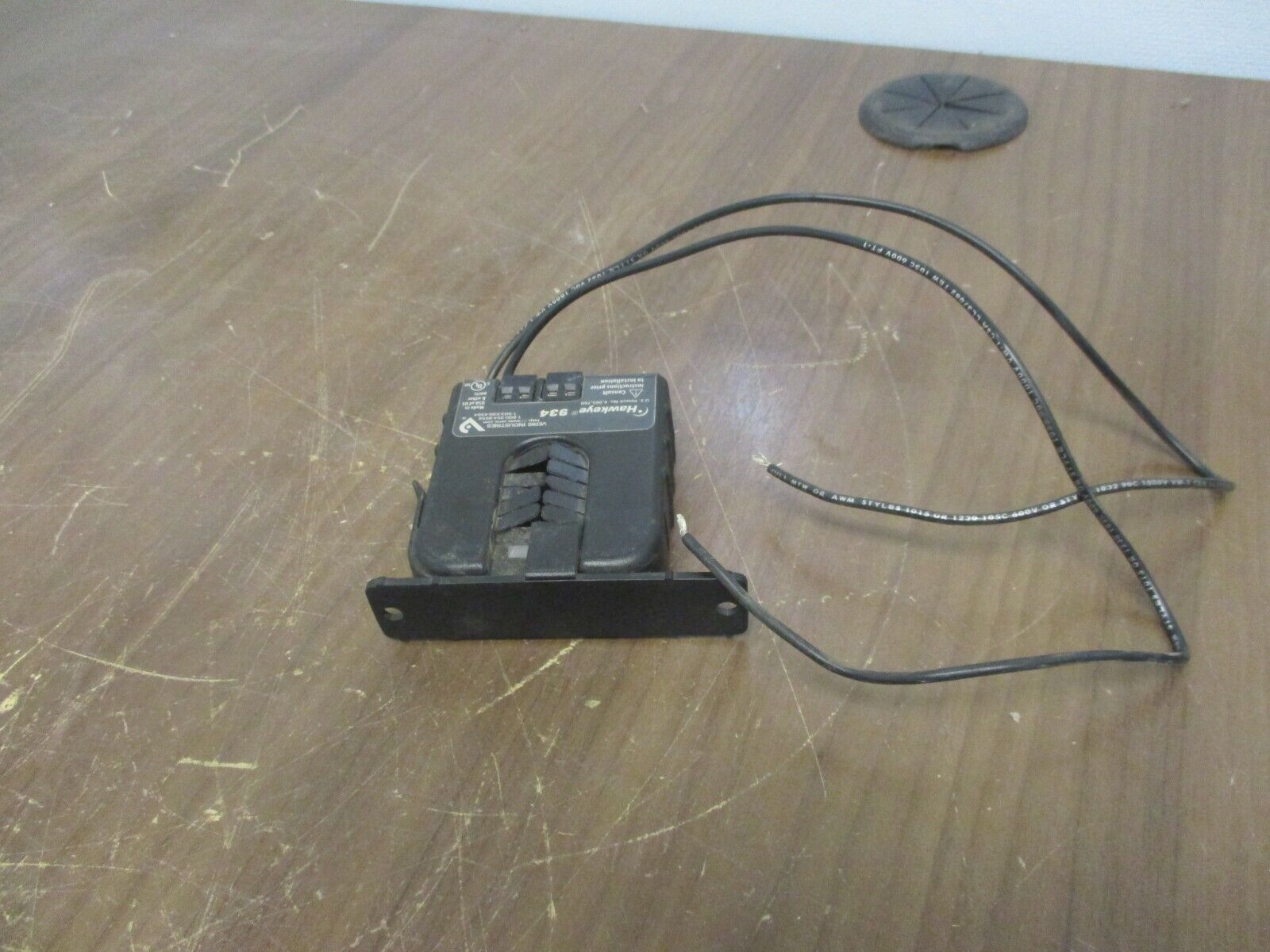 Veris Hawkeye Current Switch 934 24VDC Coil 250VAC/30VDC Used