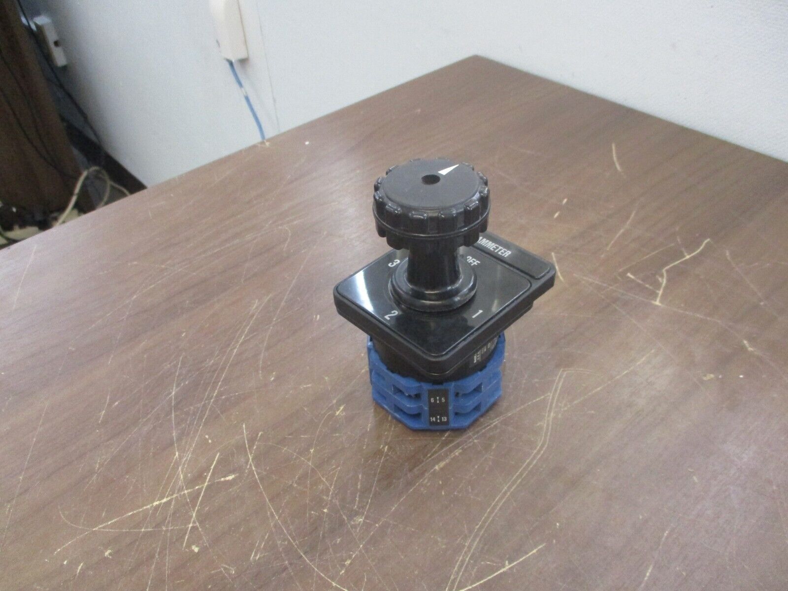 Kraus & Naimer A11 Ammeter Rotary Switch A048 10A 600V Used