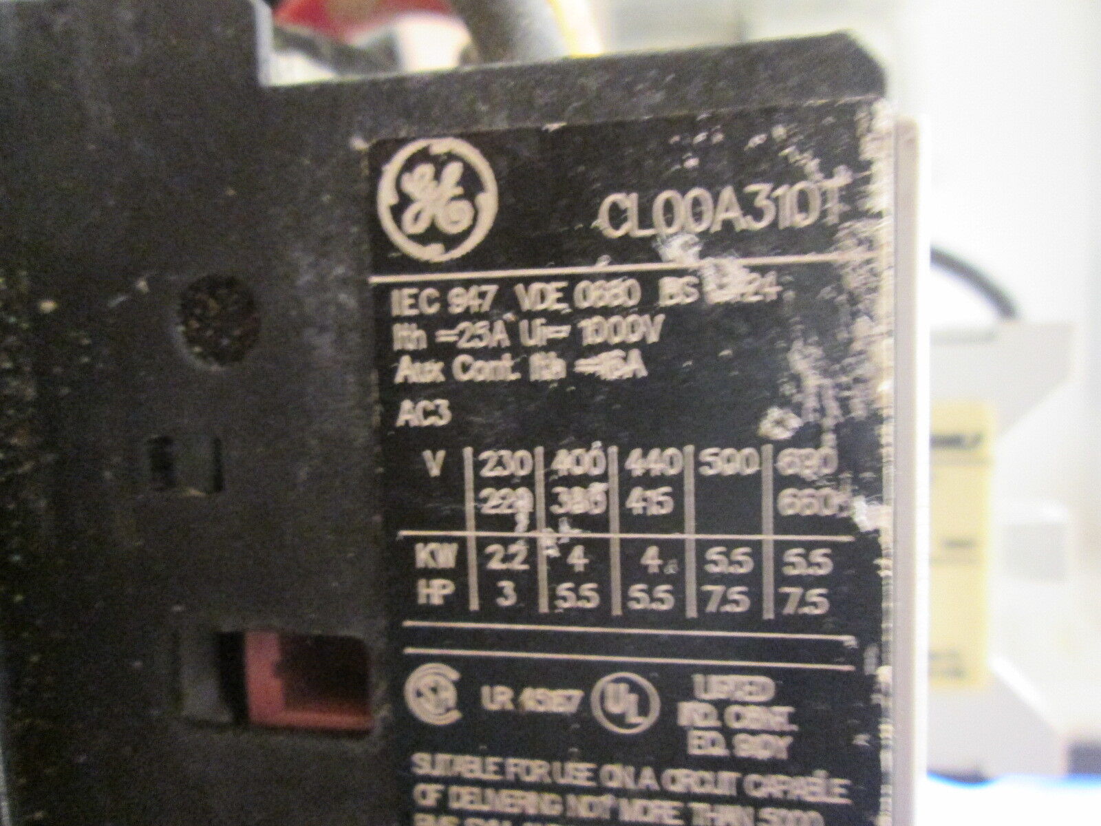 GE Enclosure Starter CL00A3310T / RT1K 25A 600V Trip: 2.5-4.1A Used