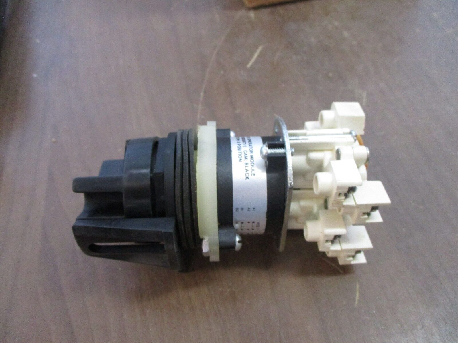 Crouse-Hinds Selector Switch NSW12221 2-Position 600V *Box of 2* New Surplus