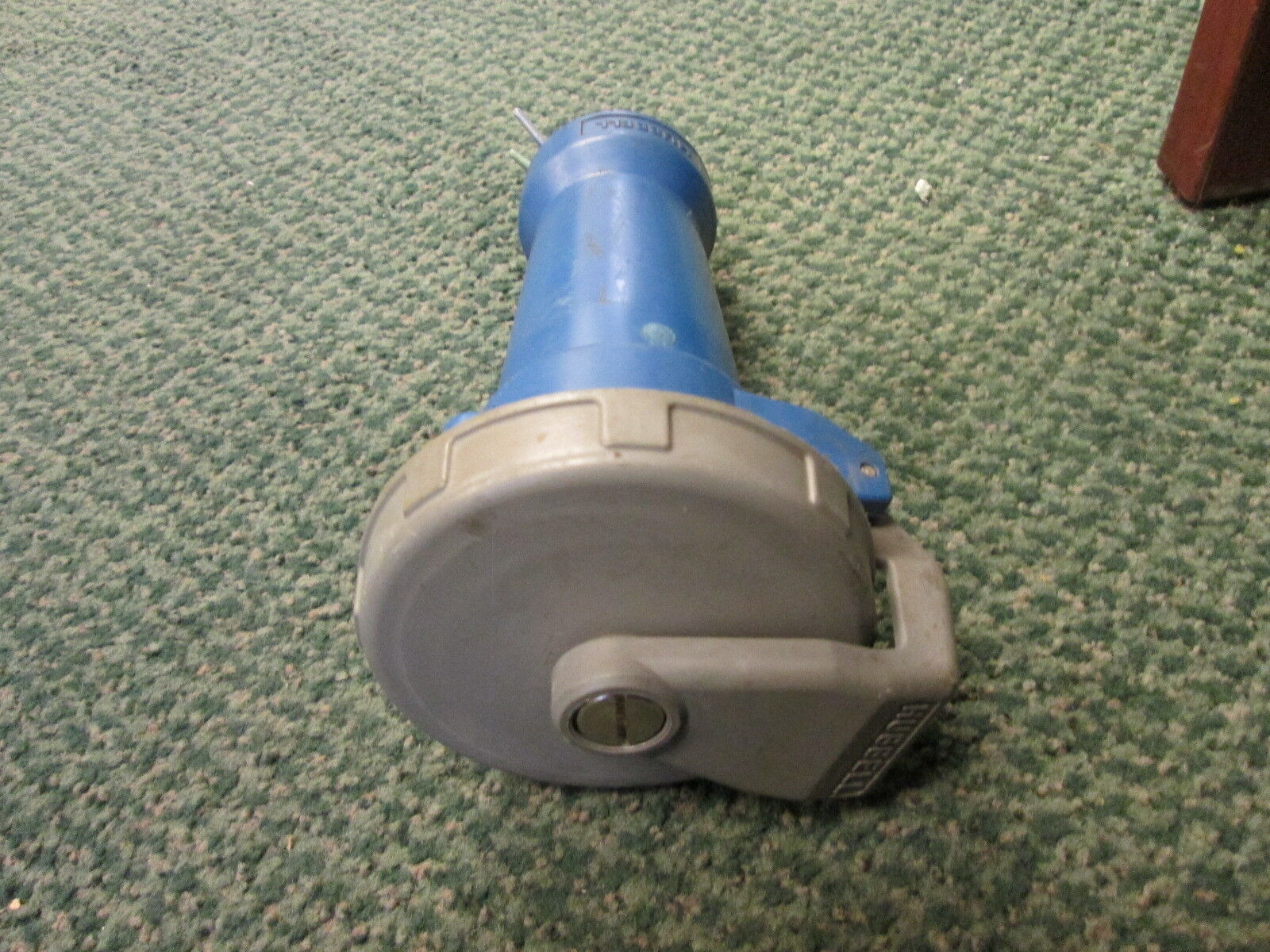 Hubbell Plug 530C2W 60A 250V Watertight *No Wire Clamp* Used
