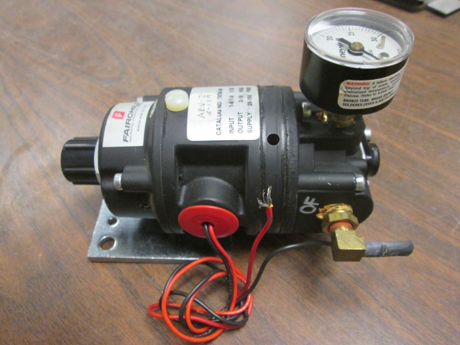 Fairchild Pneumatic Transducer T5700-90 Input:1-5/1-9 VDC Output:3-15 PSIG Used