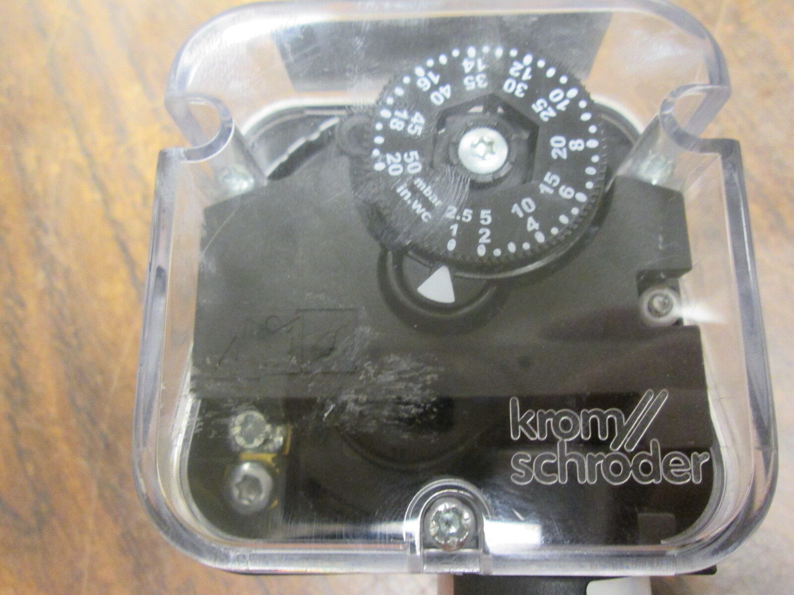 Krom Schroder Pressure Operated Switch DG50T 84447822 Range: 1-20in wc Used