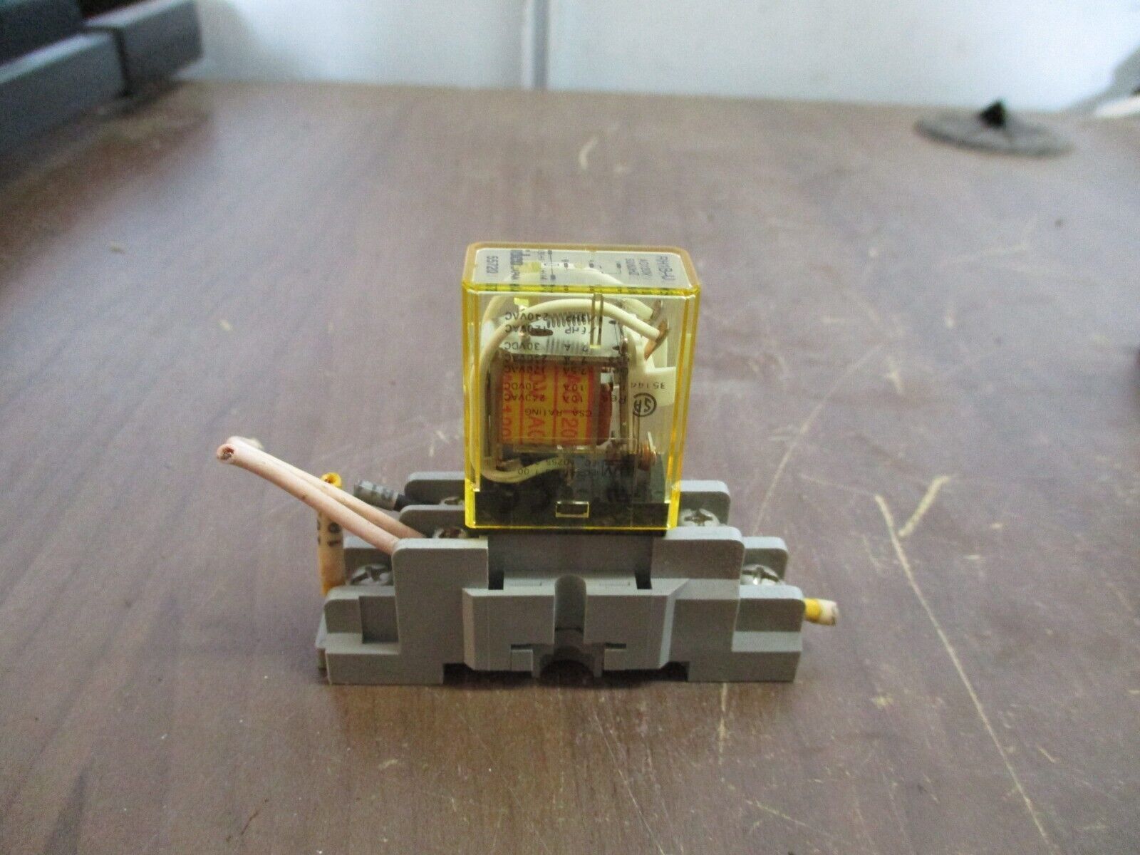 Idec Relay RH1B-U 120V Coil w/ Base *Lot of 2* Used