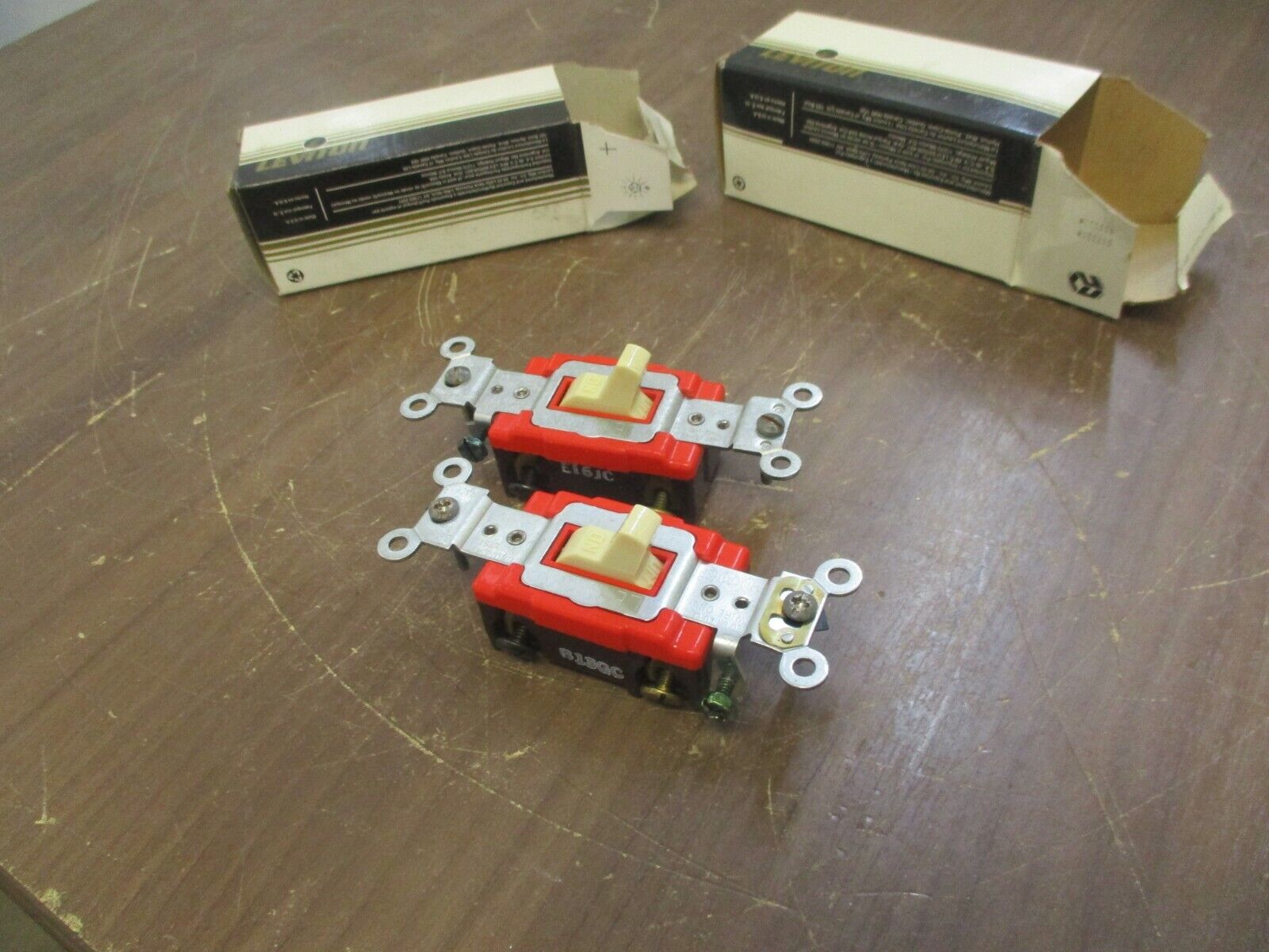 Leviton D.P. Toggle Switch 1222-2I 20A 120/277V 2P Ivory New Surplus *Lot of 2*
