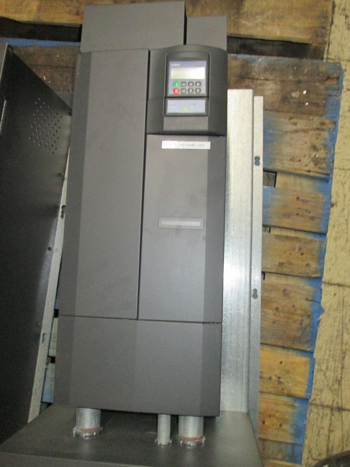 Siemens SED2 AC Drive VBA360.F133X SED2-45/32X 60HP Used